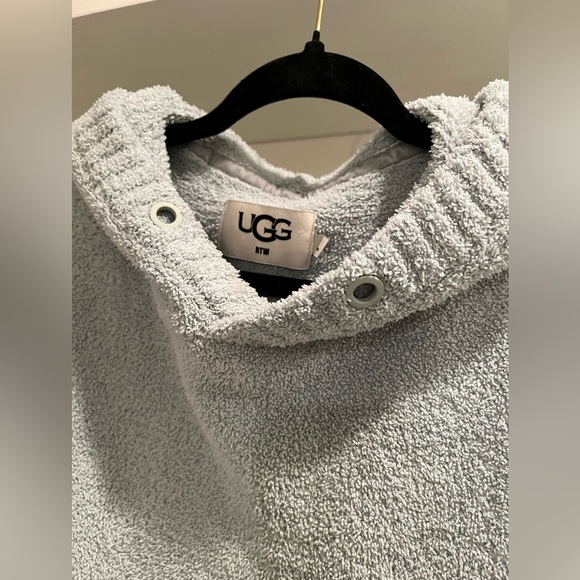UGG Women's Sweater - Picture 3 of 8
